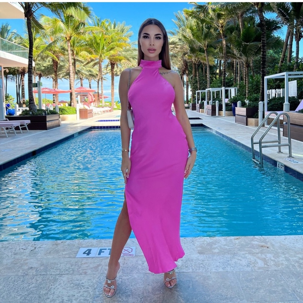 Elegant Pink Sleeveless Maxi Dress